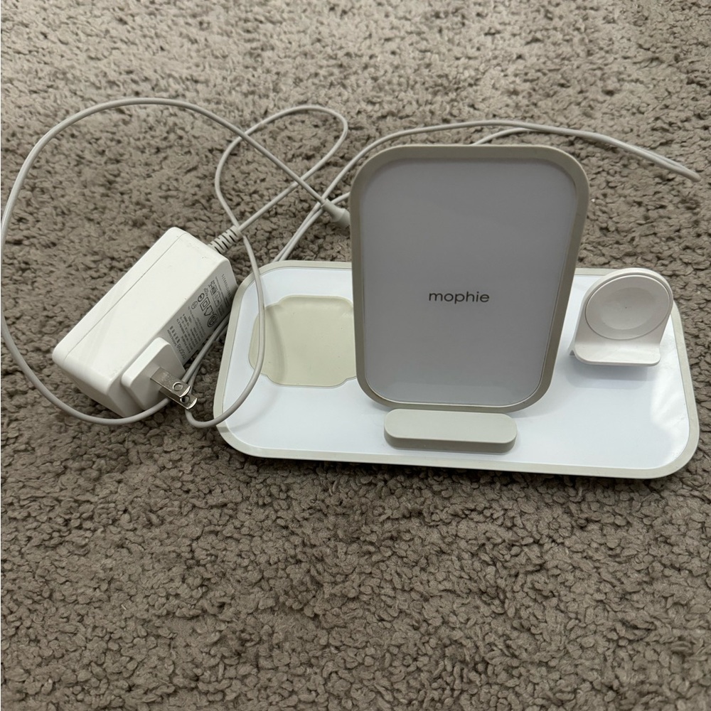 Mophie Wireless Charging Station - White